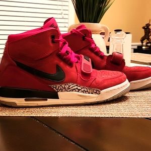 Jordan Legacy 312 Toro (GS), Varsity Red/Black-White, AT4040-601